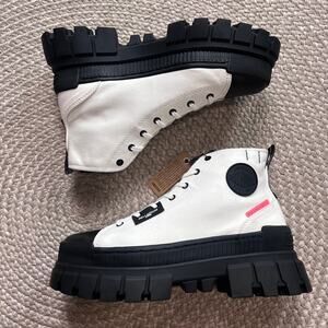 Palladium REVOLT HI TX Sz Womens 9